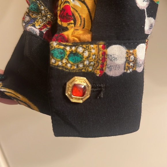 Vintage black blouse with jewel pattern and buttons - Picture 6 of 7